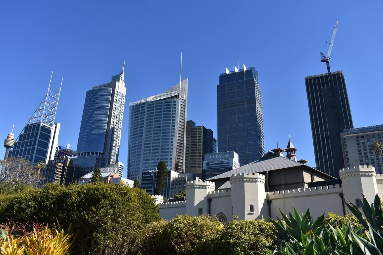Boutique Double - Centrally Located - Shared Bathroom * Sydney