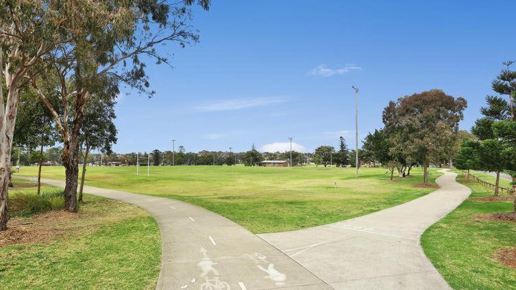 Guest house Boutique Double - Centrally Located - Shared Bathroom