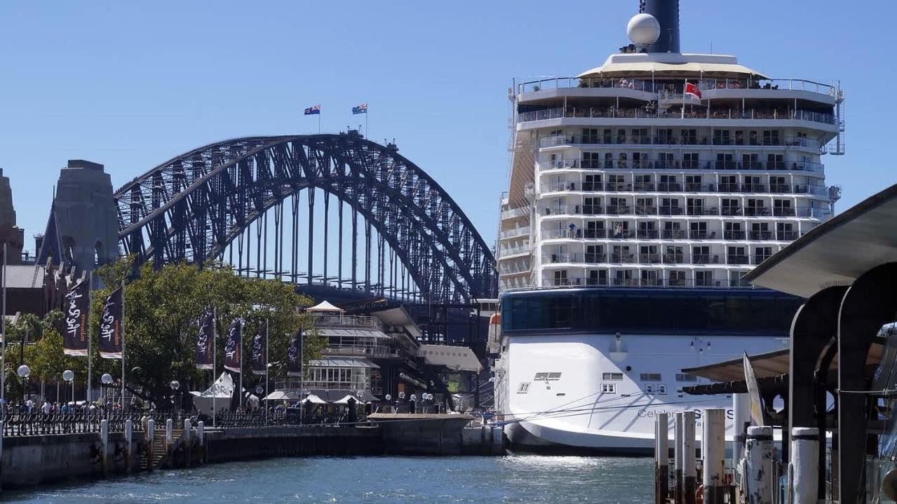 Guest house Boutique Double - Centrally Located - Shared Bathroom Sydney
