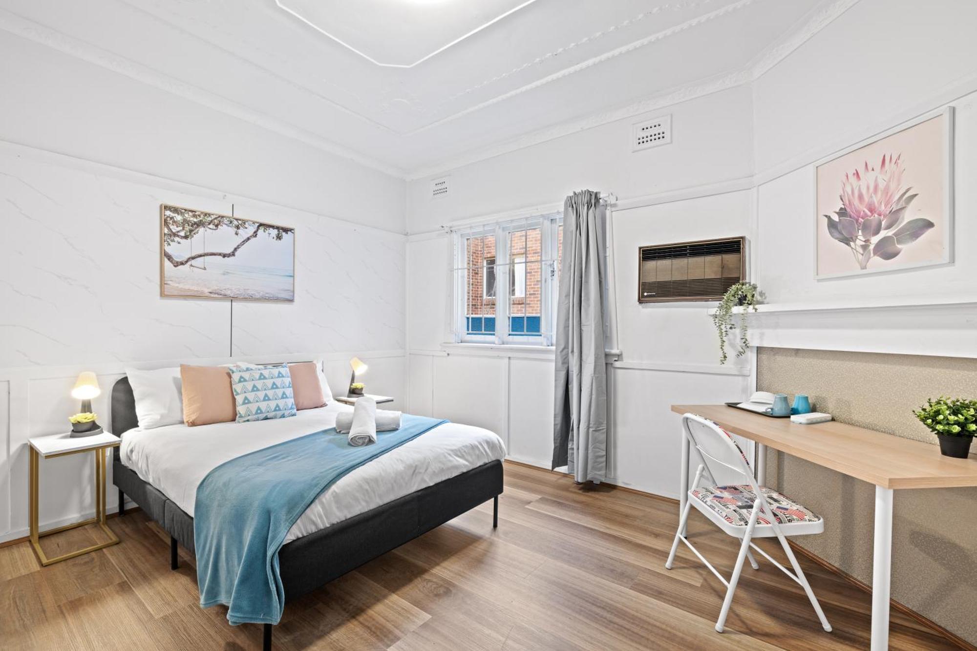 Guest house Boutique Double - Centrally Located - Shared Bathroom Sydney